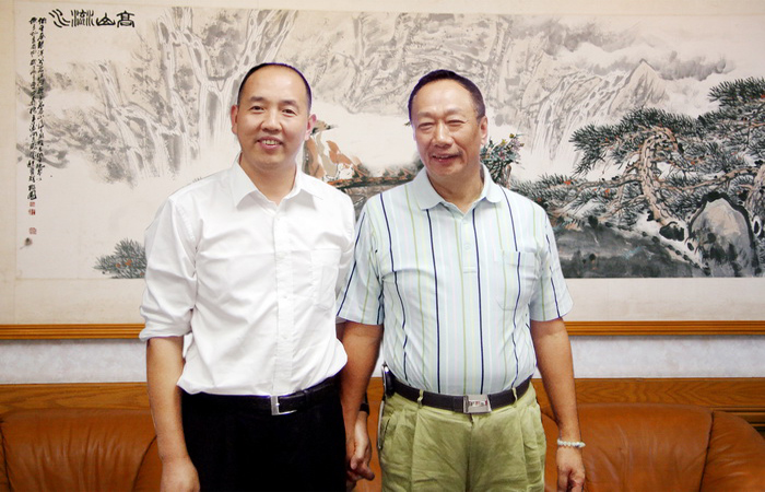 張全收董事長與富士康董事長郭臺銘合影留念